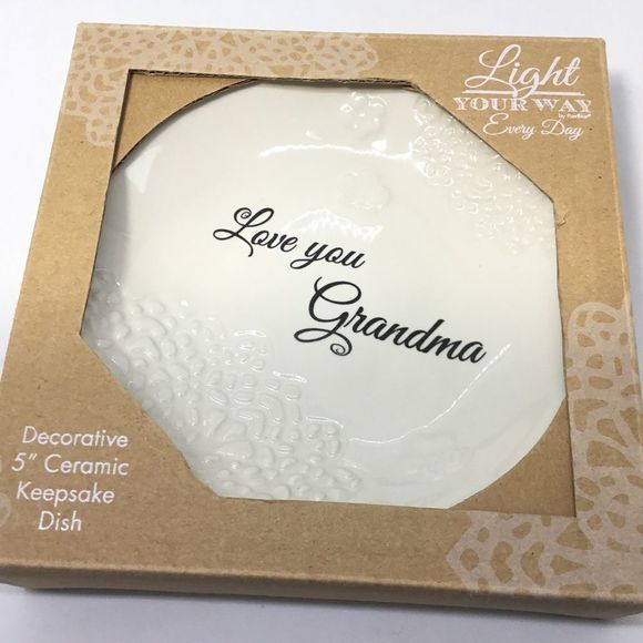 Pavilion Company Ivory LOVE YOU GRANDMA LETTERED Ceramic Keepsake 5” Dish NEW - Picture 4 of 7